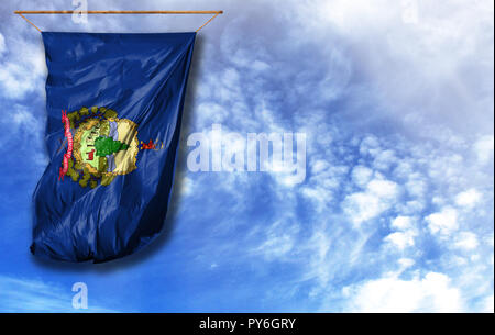 Lo Stato di bandiera del Vermont. Bandiera verticale, contro il cielo blu con posto per il testo Foto Stock