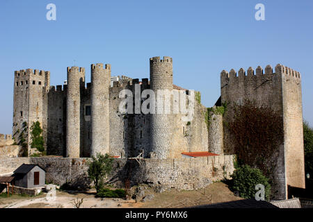 Il castello di Obidos, Portogallo, che è ora una Pousada o hotel di lusso Foto Stock