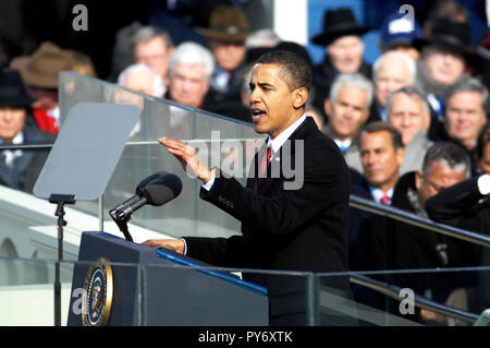 Il presidente Barack Obama offre il suo discorso inaugurale a Washington, 20 gennaio, 2009. DoD foto di Master Sgt. Cecilio Ricardo, U.S. Air Force Foto Stock