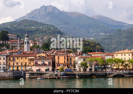Il comune di Menaggio sul Lago di Como in montagna italiana Foto Stock