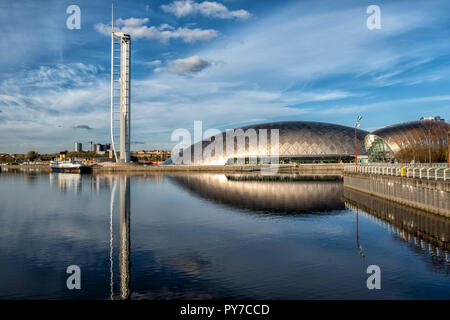 Il Glasgow Science Centre e Torre, sul fiume Clyde, Glasgow, Scotalnd, REGNO UNITO Foto Stock