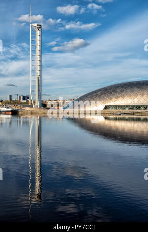Il Glasgow Science Centre e Torre, sul fiume Clyde, Glasgow Scotland, Regno Unito Foto Stock