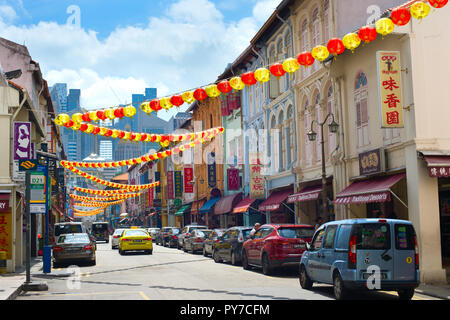 SINGAPORE - Febbraio 17, 2017: Chinatown street a Singapore con tradizionali decorazioni, quartiere storico e la famosa destinazione turistica Foto Stock