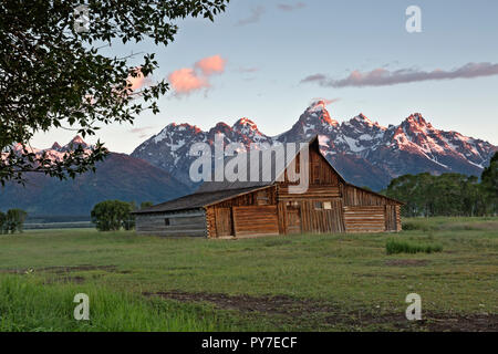 WY02516-00...WYOMING - Alba sul Grand Teton dalla storica mormone riga nel Parco Nazionale di Grand Teton. Foto Stock