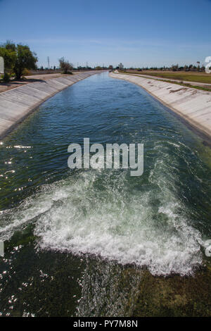 San Gabriel diffusione di motivi, il rifornimento di acqua di quartiere - WRD, Pico Rivera, nella contea di Los Angeles Foto Stock