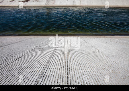 San Gabriel diffusione di motivi, il rifornimento di acqua di quartiere - WRD, Pico Rivera, nella contea di Los Angeles Foto Stock