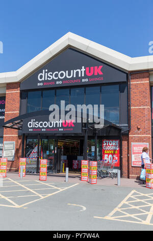 Warrington ramo di sconto sul Regno Unito il Riverside Retail Park. Il negozio ha ormai chiuso Foto Stock