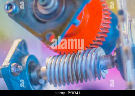 Campione del prodotto set di ingranaggio a vite senza fine. Una trasmissione a vite senza fine è a disposizione degli ingranaggi in cui una vite senza fine ingrana con un ingranaggio a vite senza fine. I due elementi sono chiamati anche il worm Foto Stock
