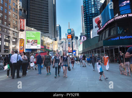 Times Square Manhattan, New York City, NY, STATI UNITI D'AMERICA Foto Stock