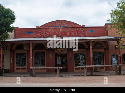 Big Nose Kate's Saloon. Oggetto contrassegnato per la rimozione definitiva Arizona USA Foto Stock