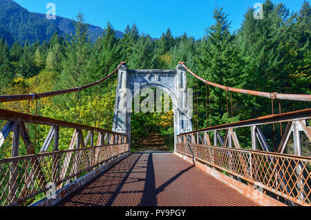 Lo storico ponte di Alexandra nel ponte di Alexandra Parco Provinciale, British Columbia, Canada. Foto Stock