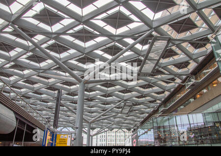 Tetto del Den Haag Central Station Paesi Bassi 2018 Foto Stock