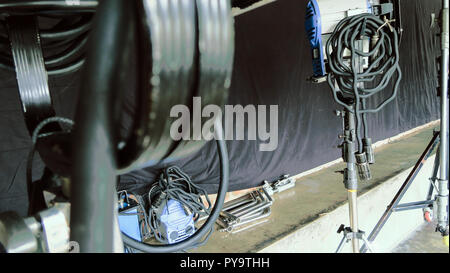 La luce sul set, Professional apparecchiature di illuminazione Foto Stock