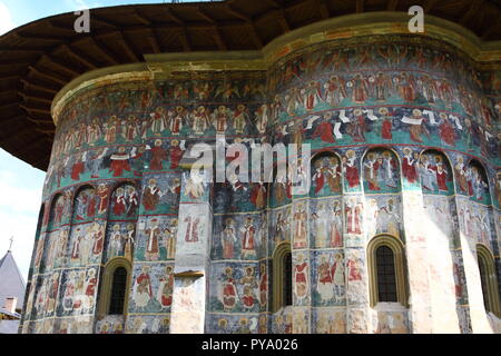 Gli affreschi sulla parte esterna del Monastero Sucevita Chiesa,dipinta tra il 1582-1601, parte della Bucovina Monastero Gruppo in Romania Foto Stock