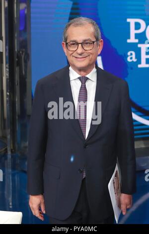 Italia, Roma, 24 Ottobre 2018 : Ministro dell Economia Giovanni Tria partecipa al programma TV " porta a porta " Foto © Remo Casilli/Sintesi/Alamy Foto Stock