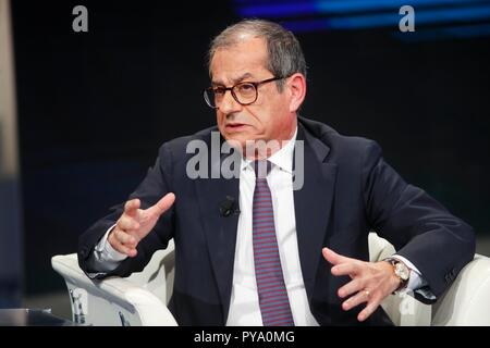 Italia, Roma, 24 Ottobre 2018 : Ministro dell Economia Giovanni Tria partecipa al programma TV " porta a porta " Foto © Remo Casilli/Sintesi/Alamy Foto Stock
