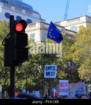 London, Regno Unito - 20 Ottobre 2018: voto popolare marzo si svolge nel centro di Londra. Foto Stock