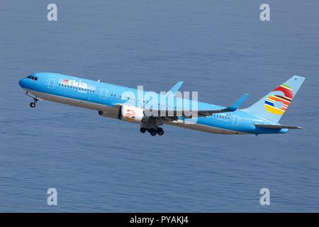 Rhodes, Grecia - 13 Settembre 2018: Un Arkia Boeing 767-300ER IN AEREO Aeroporto di Rodi (RHO) in Grecia. | Utilizzo di tutto il mondo Foto Stock