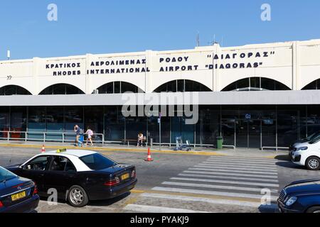 Rhodes, Grecia - 13 Settembre 2018: Terminal all'aeroporto di Rodi (RHO) in Grecia. | Utilizzo di tutto il mondo Foto Stock