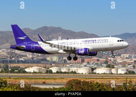 Malaga, Spagna - 28 Luglio 2018: Wataniya Airways Airbus A320 aereo all'aeroporto di Malaga in Spagna. | Utilizzo di tutto il mondo Foto Stock