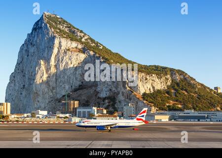 Gibilterra - Luglio 30, 2018: British Airways Airbus A320 aereo all'aeroporto di Gibilterra. | Utilizzo di tutto il mondo Foto Stock