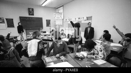 Le lezioni in una scuola elementare a Hagen su 09.10.1980. Più di cinquanta per cento degli alunni hanno un background di migrazione. | Utilizzo di tutto il mondo Foto Stock