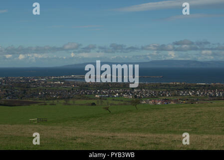 Arran visto attraverso il Firth of Clyde Foto Stock