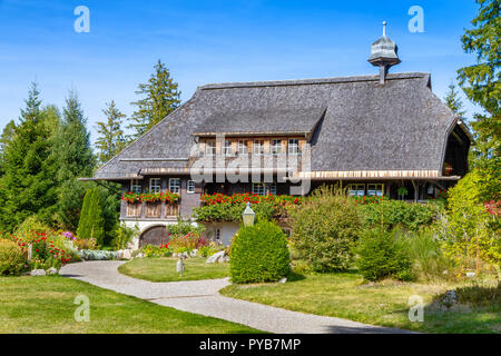 Vecchia casa nella Foresta nera (Schwarzwald) vicino Rothaus, Germania Foto Stock