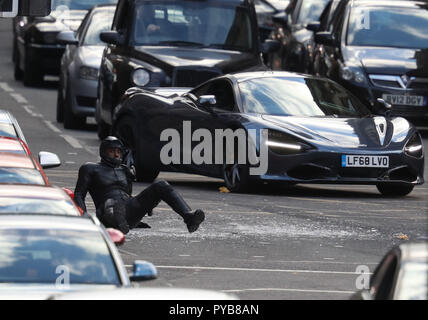 Attore Idris Elba durante le riprese in Glasgow city centre per un nuovo Fast e Furious film di franchising. Foto Stock