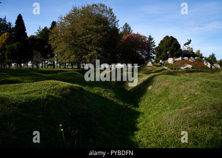 Parzialmente conservate trincee presso il Terranova Memorial Park a Beaumont-Hamel sul campo di battaglia di somme in Francia Foto Stock