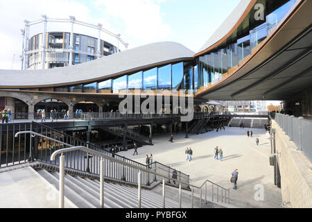 Londra, Regno Unito. 26 ott 2018. Gocce di carbone cantiere, il nuovo centro commerciale e di lifestyle centre si è aperto oggi a Kings Cross, a nord di Londra con 50 negozi indipendenti, bar e caffetterie. Credito: Monica pozzetti/Alamy Live News Foto Stock