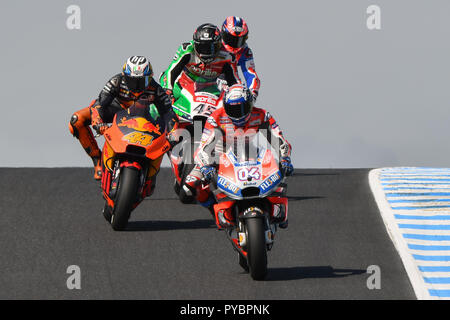 Melbourne, Australia. Il 27 ottobre 2018. Andrea Dovizioso (ITA) sul No.4 Ducati dal Team Ducati al Lukey Heights angolo durante la sessione di pratica quattro al 2018 MotoGP di Australia a Phillip Island Grand Prix Circuit, Victoria, Australia. Sydney bassa/Cal Sport Media Credito: Cal Sport Media/Alamy Live News Foto Stock