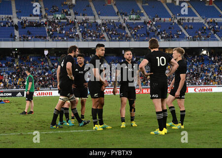 Kanagawa, Giappone. 27 ott 2018. I giocatori di Nuova Zelanda dopo il 2018 Bledisloe Rugby test match tra Australia e Nuova Zelanda per la Nissan Stadium su Yokohama Kanagawa, Giappone il 27 ottobre 2018. Credito: AFLO/Alamy Live News Credito: Aflo Co. Ltd./Alamy Live News Foto Stock