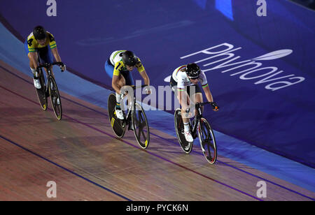 I piloti durante i sei giorni di Donne Elite gara di eliminazione durante il giorno quattro dei sei giorni di serie a Lee Valley Velopark, Londra. Stampa foto di associazione. Picture Data: venerdì 26 ottobre, 2018. Foto di credito dovrebbe leggere: Adam Davy/filo PA. Restrizioni: solo uso editoriale, nessun uso commerciale senza previa autorizzazione Foto Stock