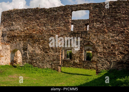 Rovine del vecchio mulino di acciaio in città samsonow in Polonia Foto Stock