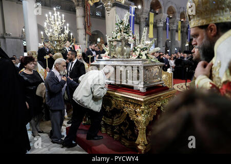 Dossologia presso la chiesa di San Demetrio, il santo patrono di Salonicco, Grecia il 26 ottobre 2018. Foto Stock