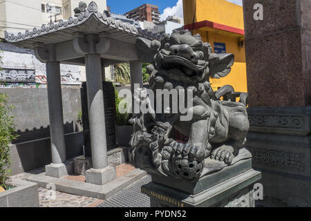 Dettaglio di un drago in Chinatown a Buenos Aires, Argentina.Scultura Foto Stock