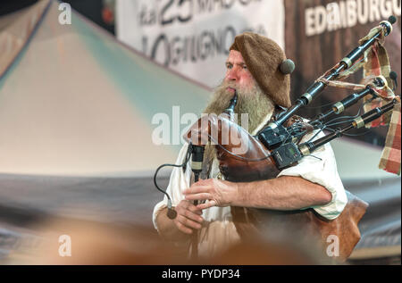 Charlie Allan - il leader del folk scozzese Saor Patrol Foto Stock