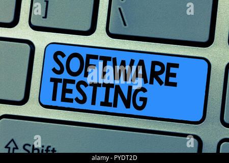 Segno di testo che mostra il test del software. Foto concettuale inchiesta forniscono informazioni circa la qualità di essa. Foto Stock