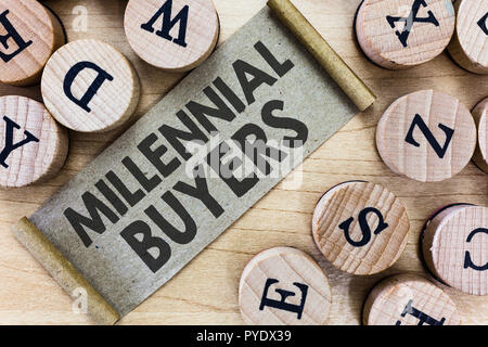 Segno di testo che mostra gli acquirenti millenario. Foto concettuale Tipo di consumatori che sono interessati a prodotti di trend. Foto Stock