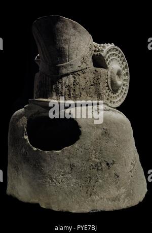 Dama di Elche. Busto íbero femenino, originalmente policromado. Siglos V-IV a. C. Piedra caliza. Parte posteriore. Museo Arqueológico Nacional. Madrid. España. Foto Stock