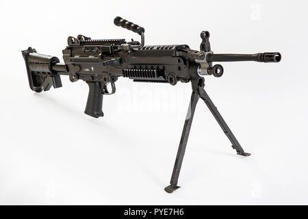 Il M249 Light machine gun, precedentemente indicato la M249 Squad Arma automatica (SAW) e formalmente scritta come macchina leggera pistola, 5,56 mm, M249, è l'adattamento americano del belga FN minimi, una luce mitragliatrice fabbricati dalla società belga FN Herstal (FN). L'arma è stata introdotta nel 1984 dopo essere stato giudicato il più efficace di un certo numero di candidati armi per affrontare il problema della mancanza di potenza di fuoco automatico in piccole unità. Il M249 fornisce squadre di fanteria con un alto tasso di fuoco di una mitragliatrice combinato con la precisione e la portabilità che si avvicina a quella di un fucile. Il M249 è un gas o Foto Stock