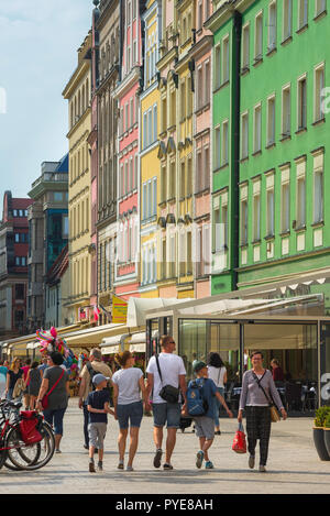 Wroclaw piazza del mercato, vista in estate il colorato mercato Square (Rynek) nella centrale area della Città Vecchia di Wroclaw, Polonia. Foto Stock