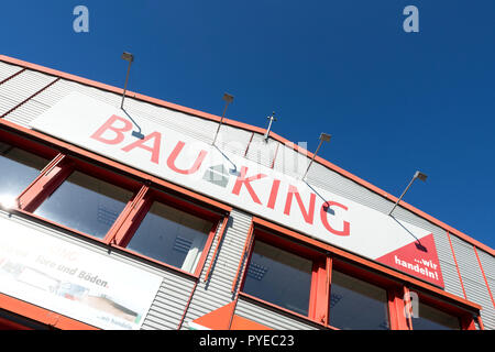 BAUKING segno a costruire le forniture store. Con 79 punti di vendita al dettaglio BAUKING è uno dei leader del mercato tedesco dei materiali da costruzione e commercio di legname Foto Stock