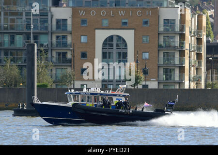 Metropolitan Police Marine Unità di supporto formazione sul Fiume Tamigi a Londra Foto Stock