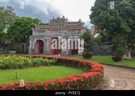 Vista sul palazzo reale di hue vietnam Foto Stock