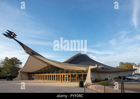 David S. Ingalls pista da hockey per la Yale University di New Haven, Connecticut, USA, progettato dall'architetto Eero Saarinen, costruito tra il 1953 e il 1958. Foto Stock