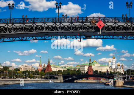 Bellissima vista del Cremlino di Mosca e il fiume Moskva, Russia Foto Stock