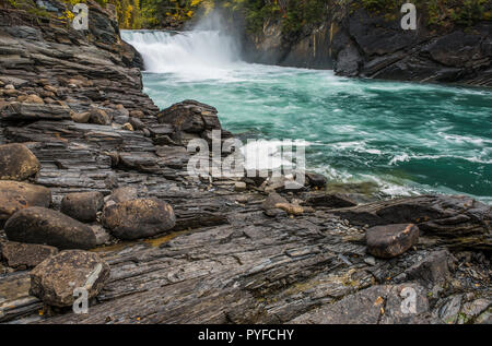 Overlander falls, Fraser Fiume, Monte Robson Provincial Park, British Columbia, Canada, da Bruce Montagne/Dembinsky Foto Assoc Foto Stock