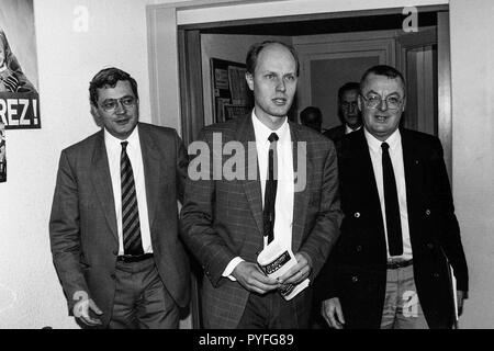 Archivi 90ies: Karl Lang paga visita regionale al Fronte Nazionale (FN), Lione, Francia Foto Stock